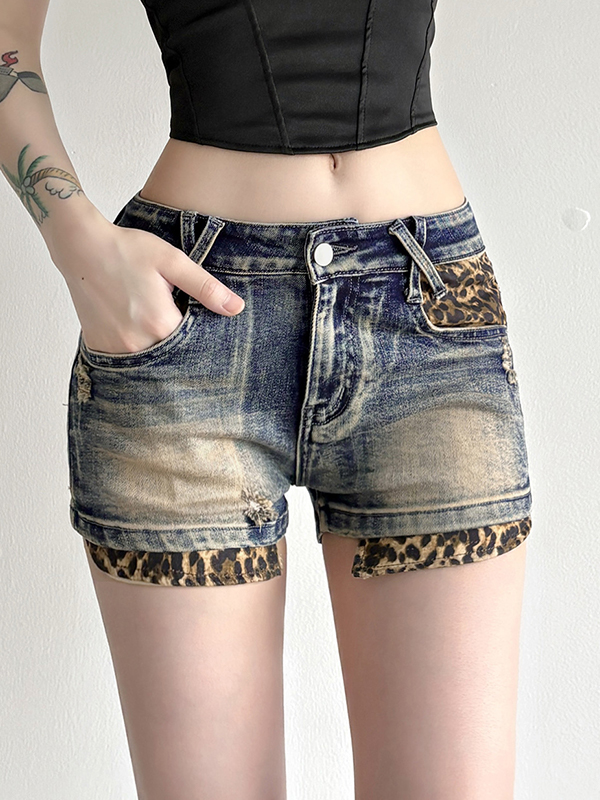 Shorts vaqueros adelgazantes con bolsillos y estampado de leopardo-1