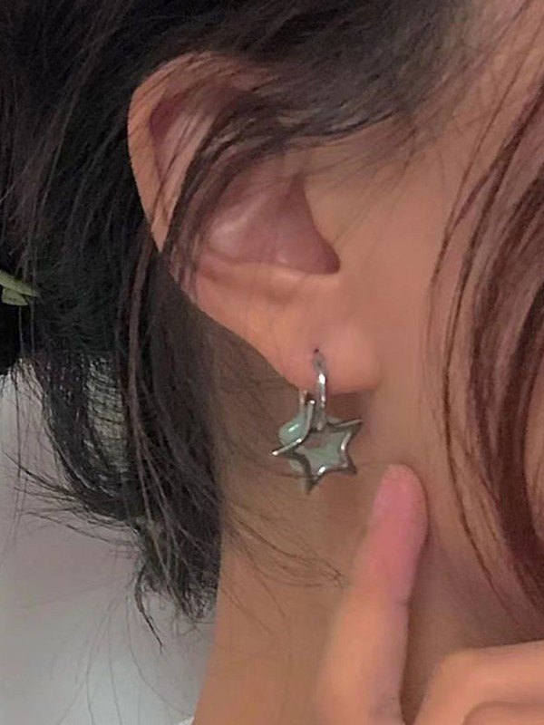 Pendientes de aro con estrella hueca-2